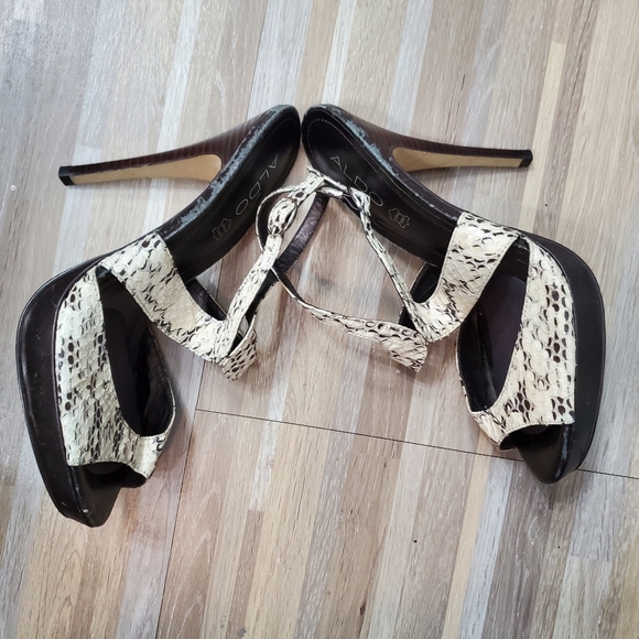 Heels - Picture 3 of 3